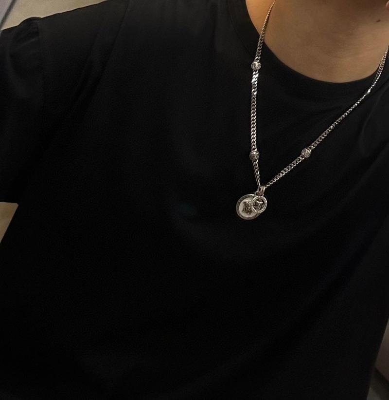 VERSACE